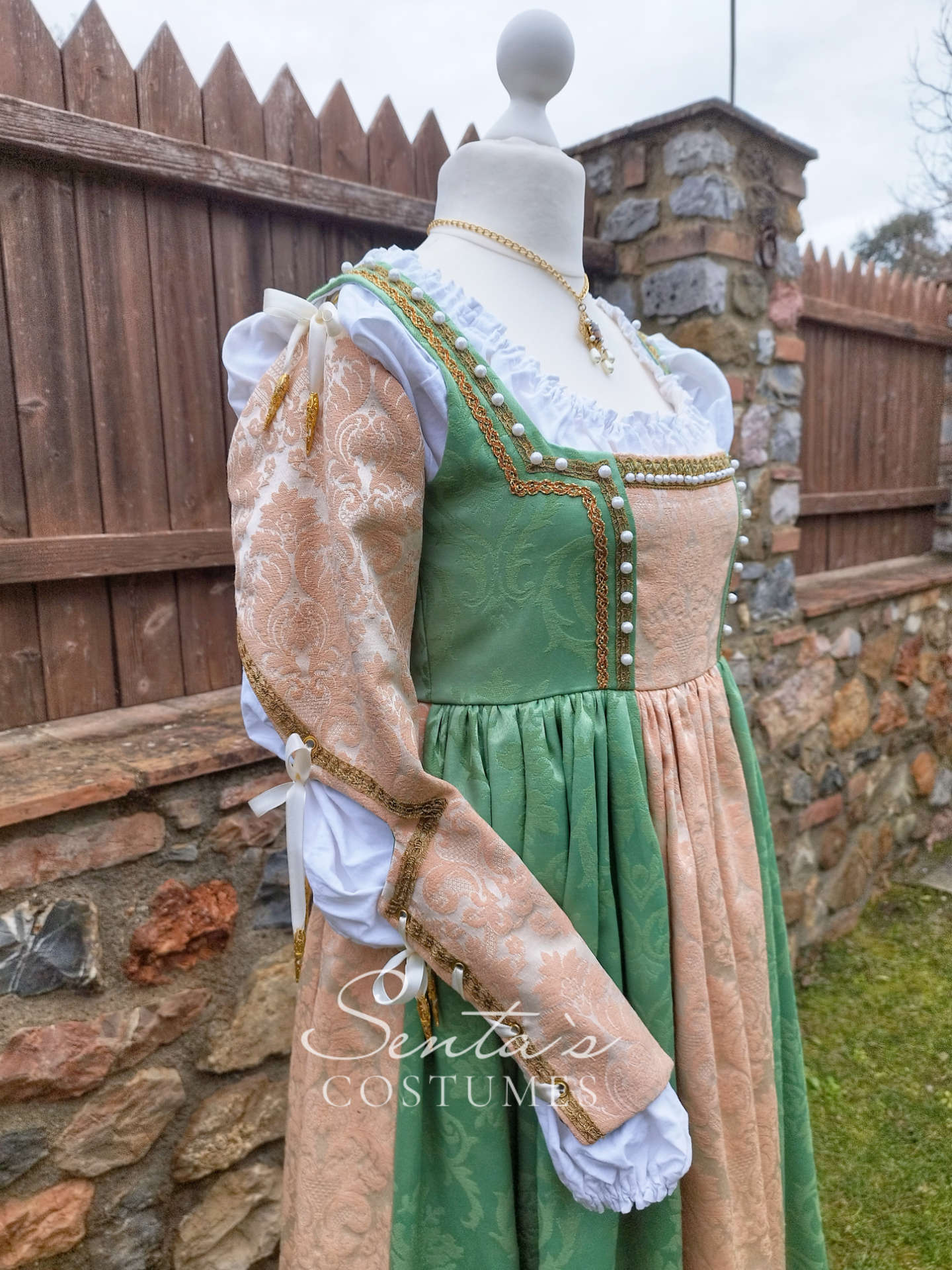 Abito rinascimentale verde chiaro e albicocca – fatto a mano