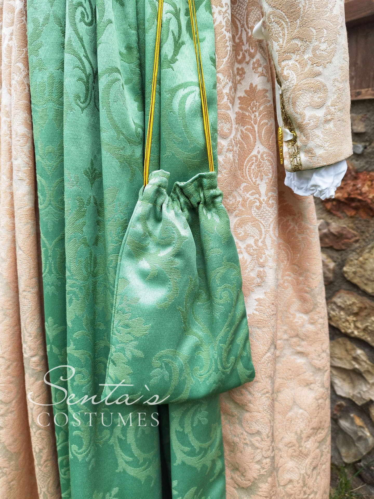 Abito rinascimentale verde chiaro e albicocca – fatto a mano