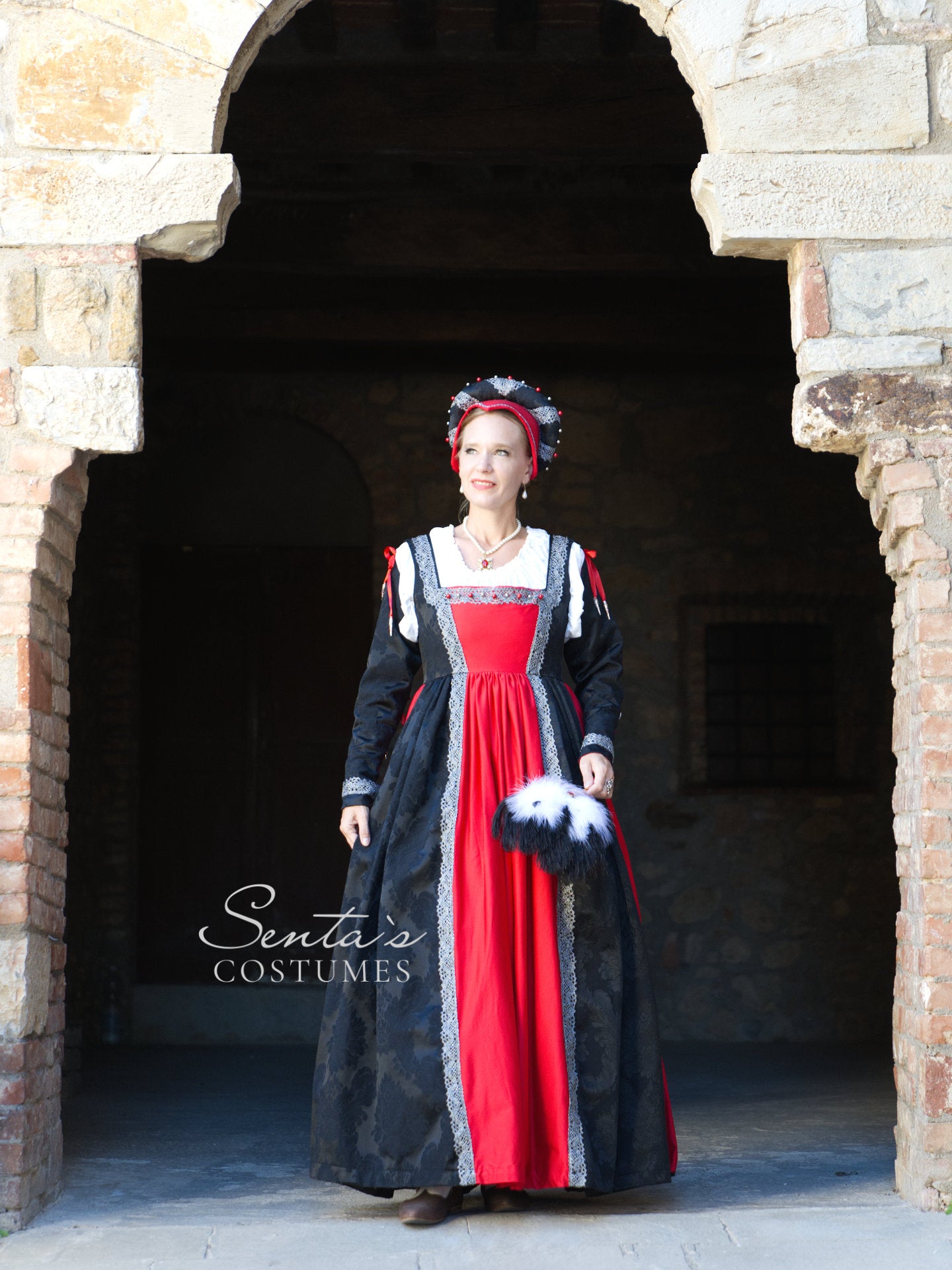 Abito rinascimentale nero rosso – fatto a mano