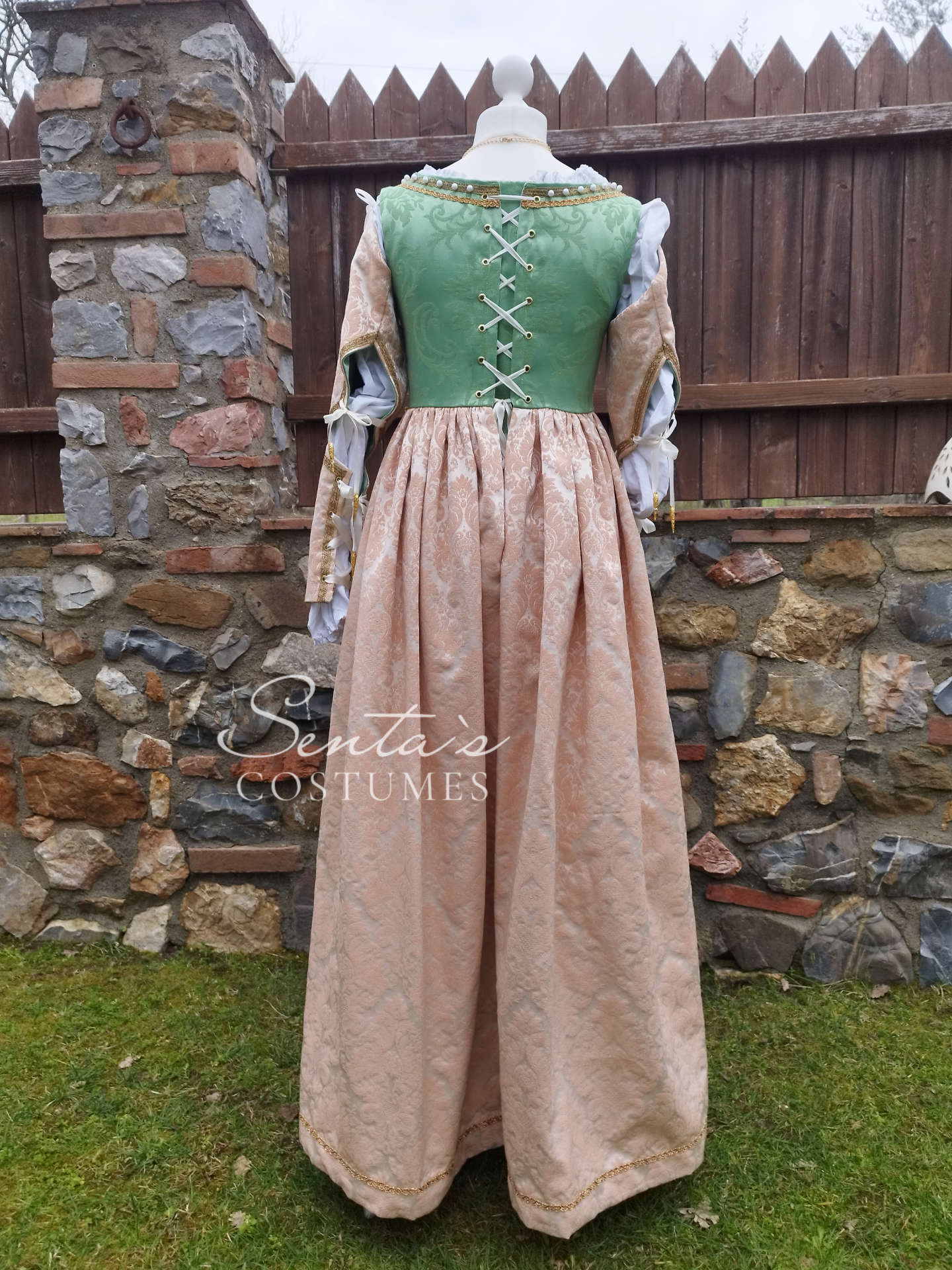 Abito rinascimentale verde chiaro e albicocca – fatto a mano