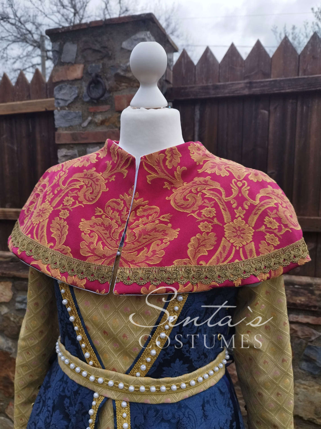 Historic Renaissance collar in red S M L - handmade