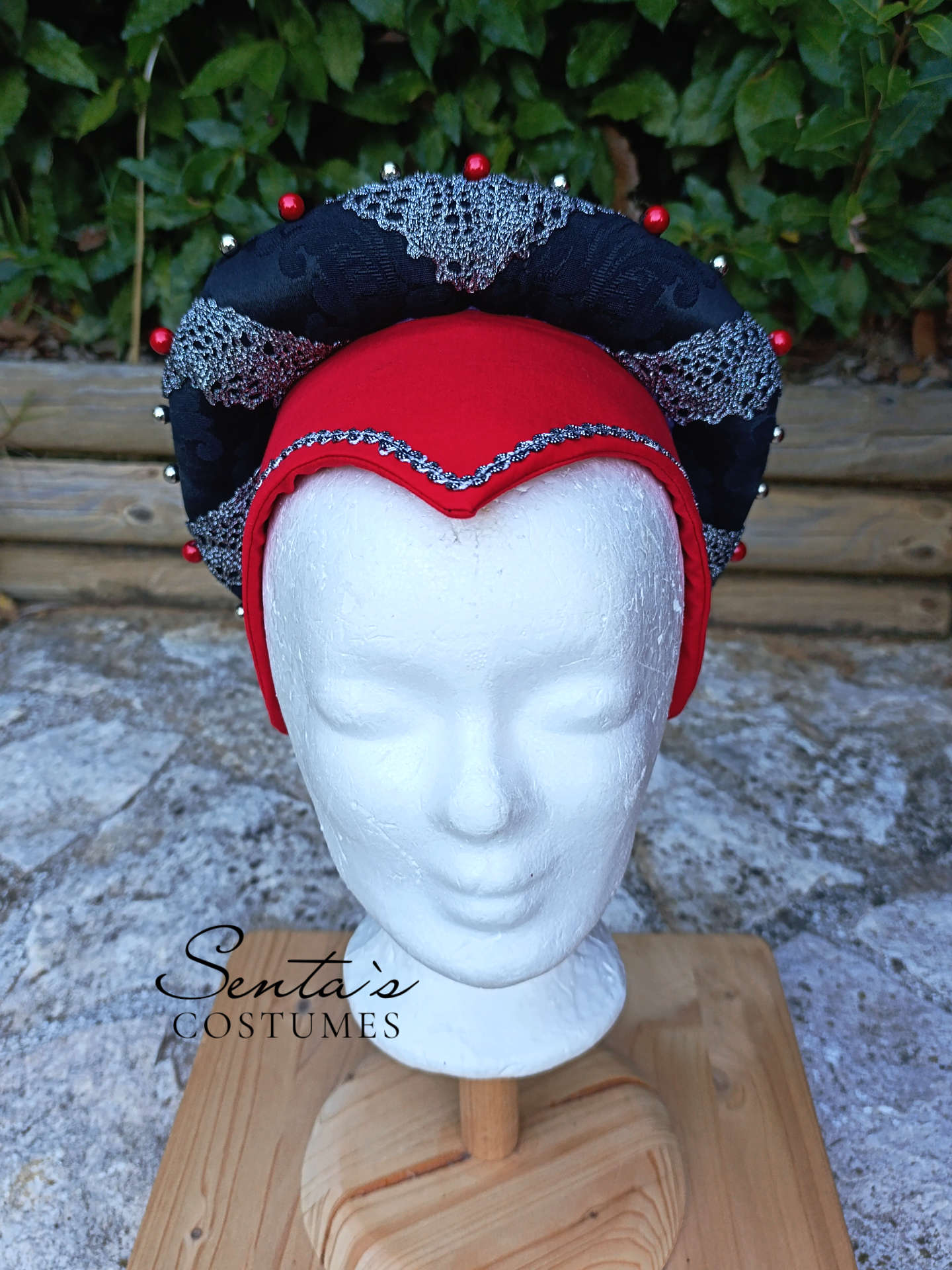 Abito rinascimentale nero rosso – fatto a mano