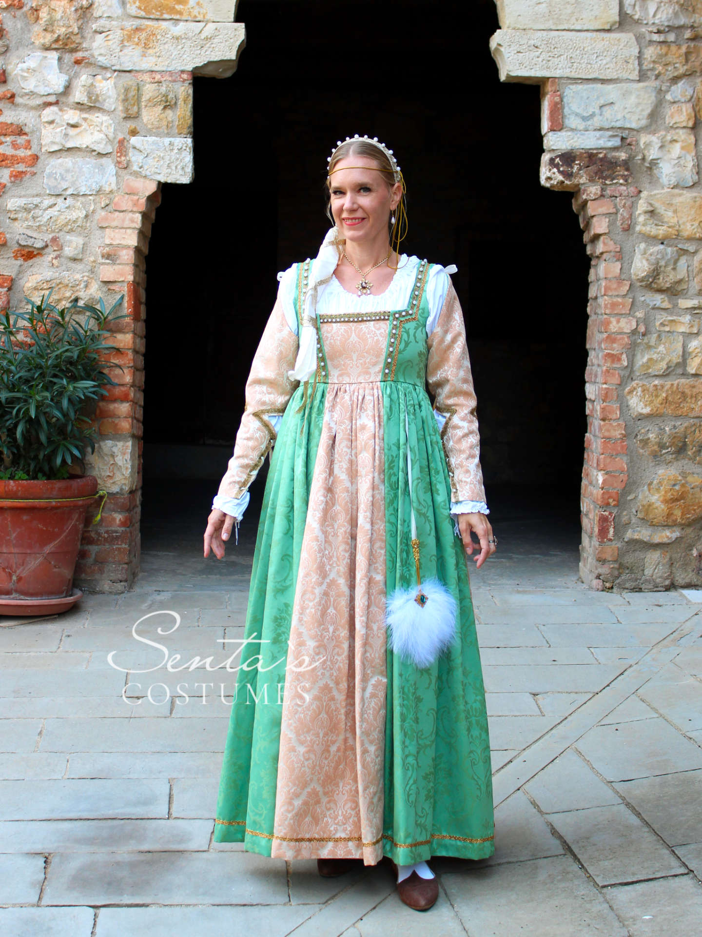 Abito rinascimentale verde chiaro e albicocca – fatto a mano